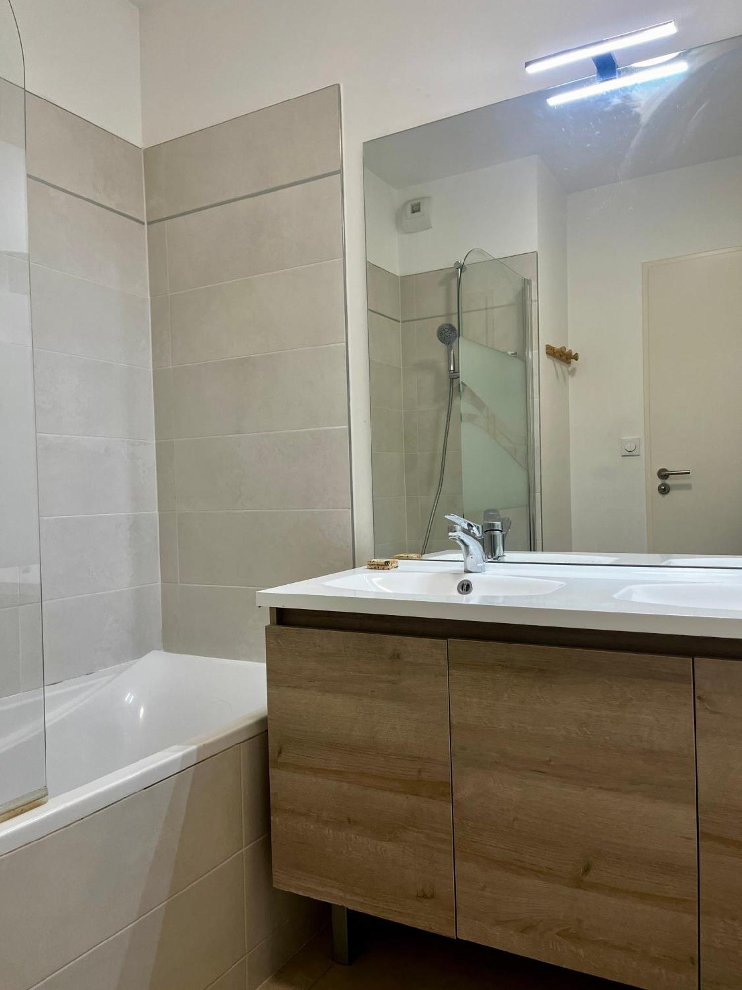 Duplex Piscine 3 Chambres Et Clim Proche Plages Вилньов-ле-Магелон Екстериор снимка